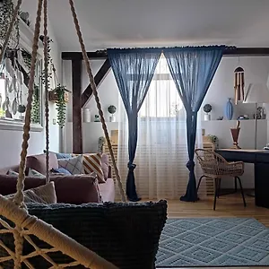 https://urban-zen-den-2-room-condo.bucharesthotelsnow.com